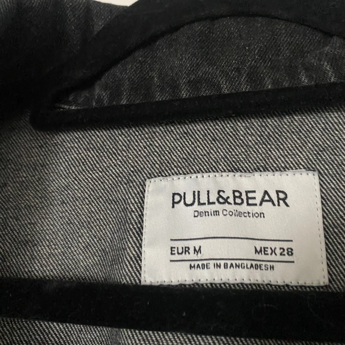 Svart jeansjacka, pull&bear - 2