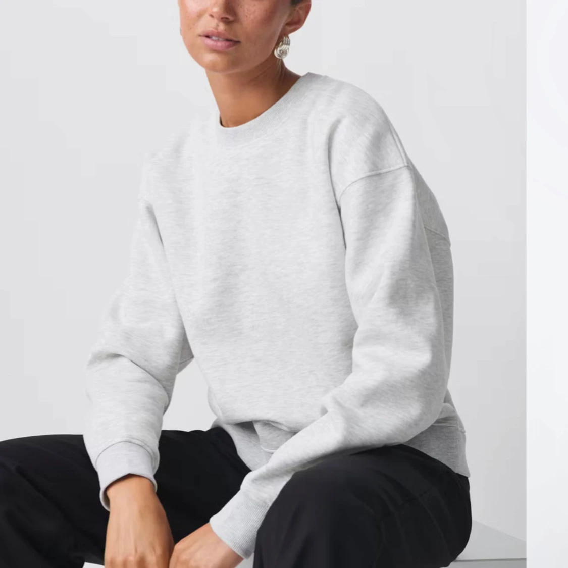 Ljusgrå basic sweatshirt - 2