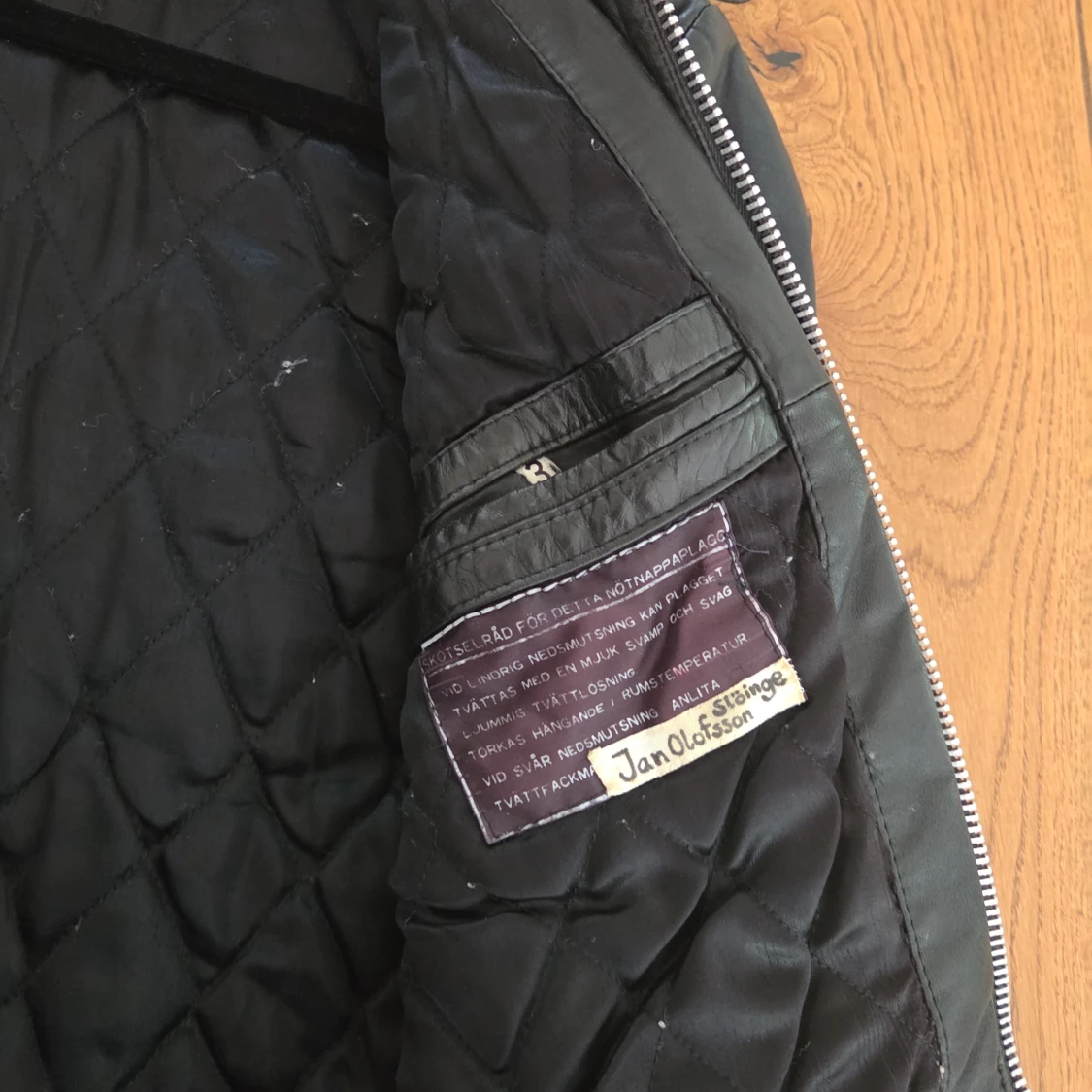 Svart skinnjacka från Petroff - 2