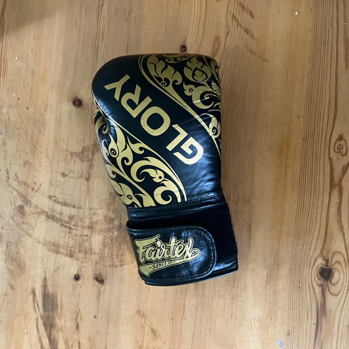 Fairtex Glory BGLG2 Black Kickboxing Glove - 3