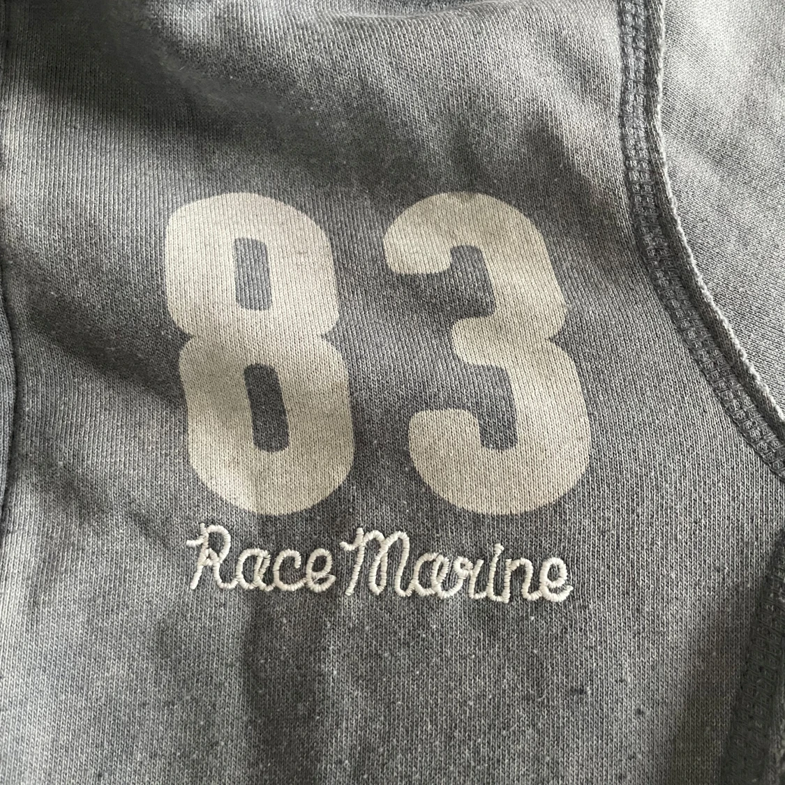 Grå hoodie från Race Marine - 1
