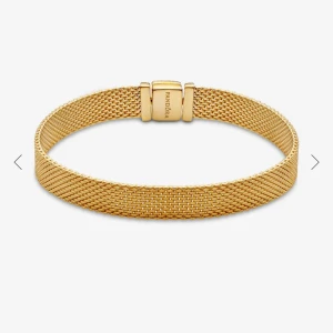 Guldigt armband från pandora - Helt ny från Pandora doppad i 14 k guld och ny pris ligger på 2099kr skriv för mer bilder 