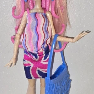 Monster High  - Ghoullebreties in londoom, Viperin 