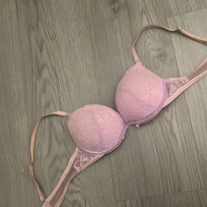 ljuslila bh - jättefin men för liten för mig😫💖