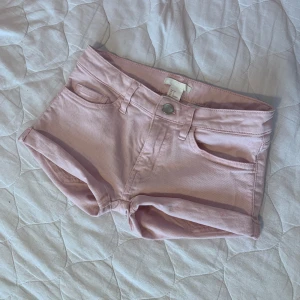 Lågmedjade rosa shorts  - Handsydda, priset kan diskuteras 💕