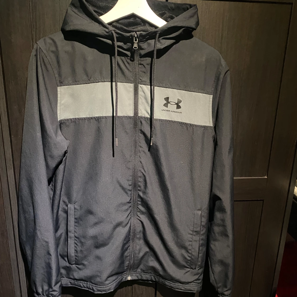 Svart vindjacka från Under Armour