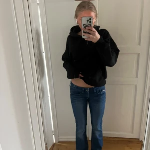 Lågmidjade jeans från g star raw  - Jätte fina jeans. 
