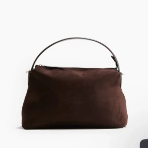 Brun axelväska i mocka - Helt ny!