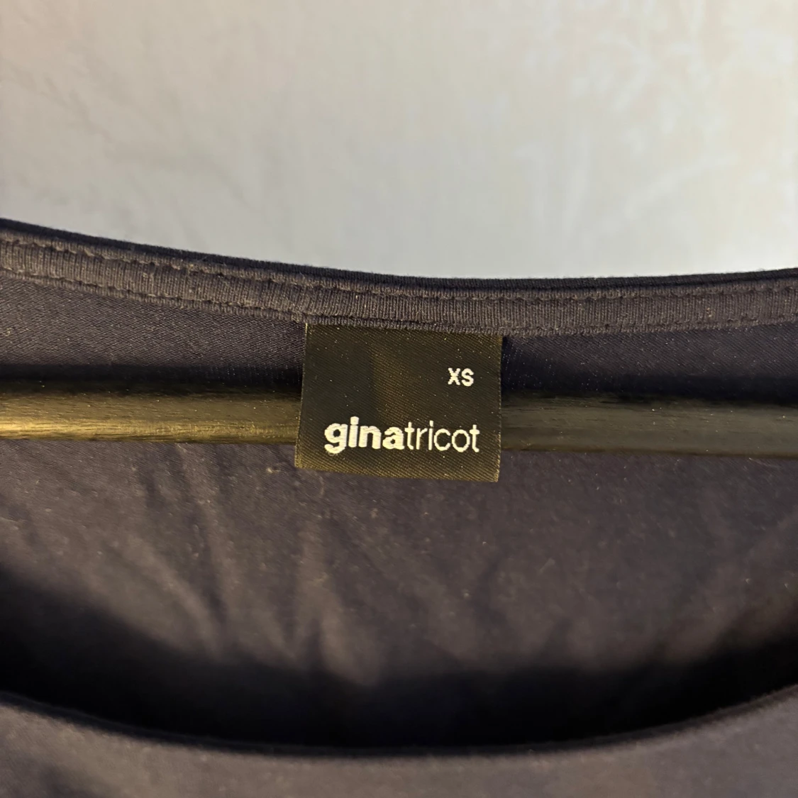 Mörkblå långärmad topp från Gina Tricot - 2