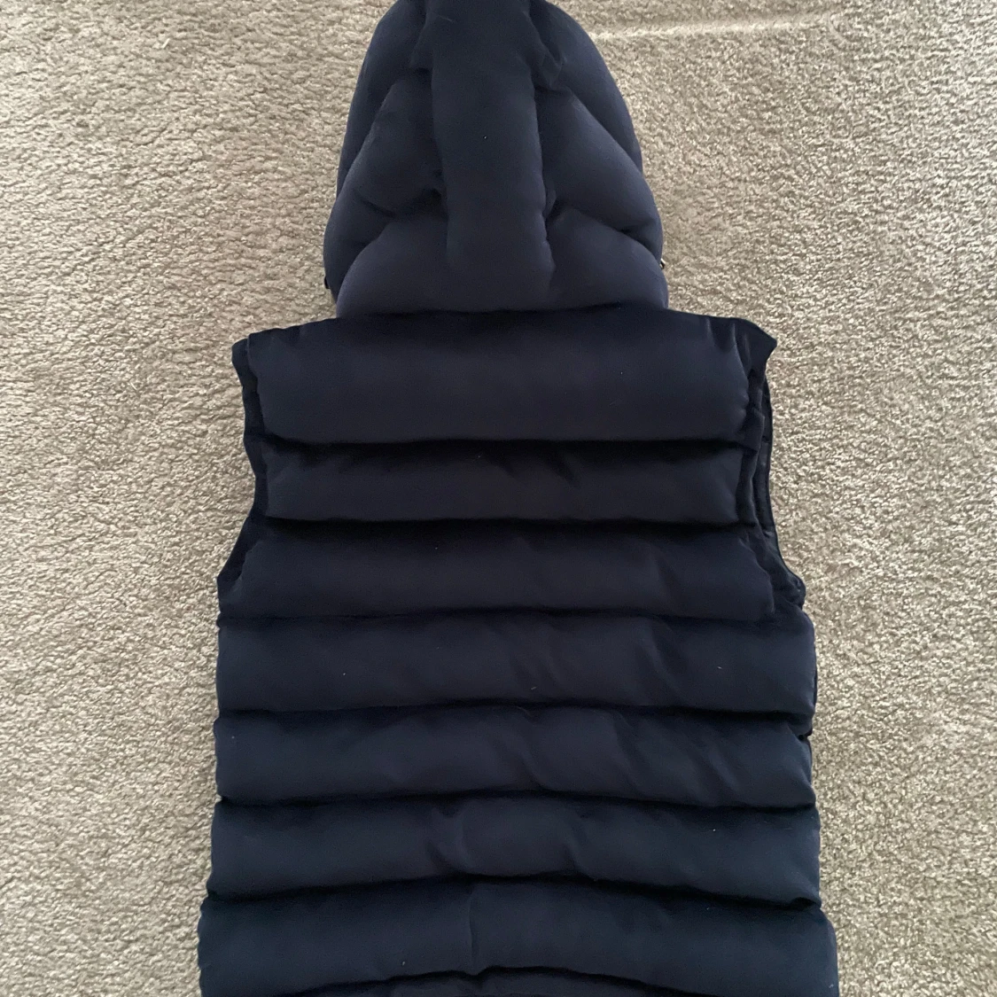 Vendiera Marinblå dunväst med huva - 1