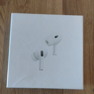 Super bra trådlösa hörlurar - Super bra trådlösa hörlurar som är bra till när man tränar och lyssnar på musik 