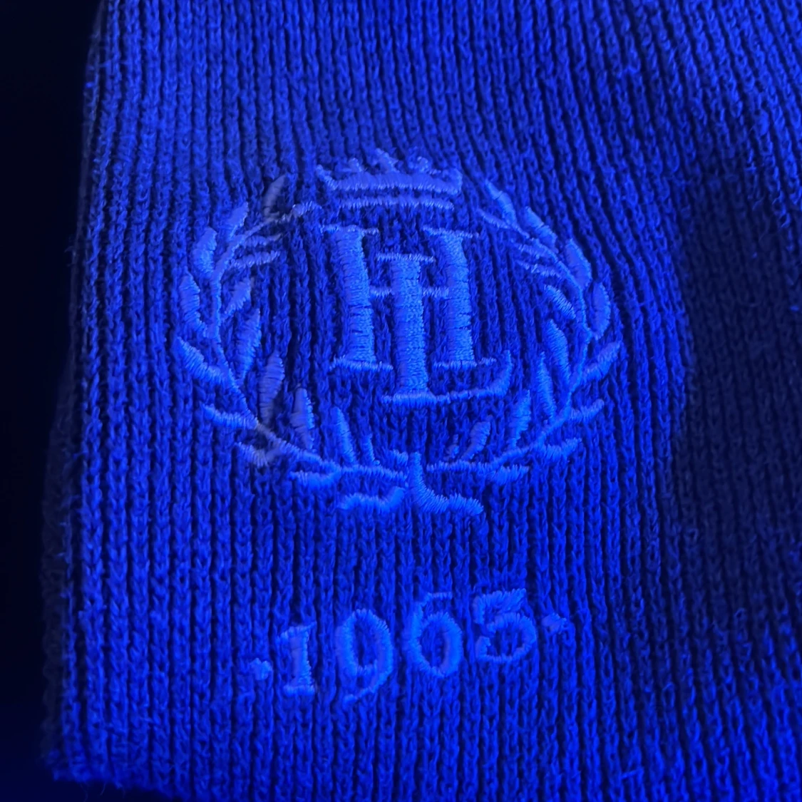 Grå stickad tröja med dragkedja - 2