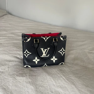 Väska - 25x18x10 cm