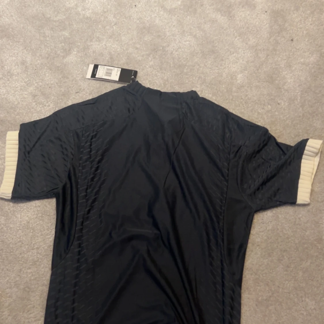 Adidas’s Juventus fotbolls tröja  - 1