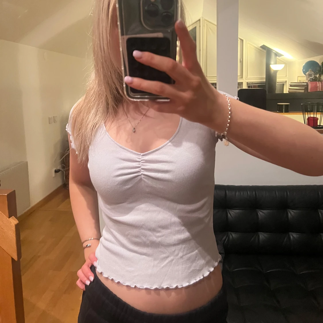 Lila ribbad linnetopp