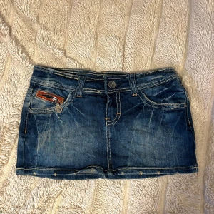 Jeanskjol  - Midjemått: 37cm 💖