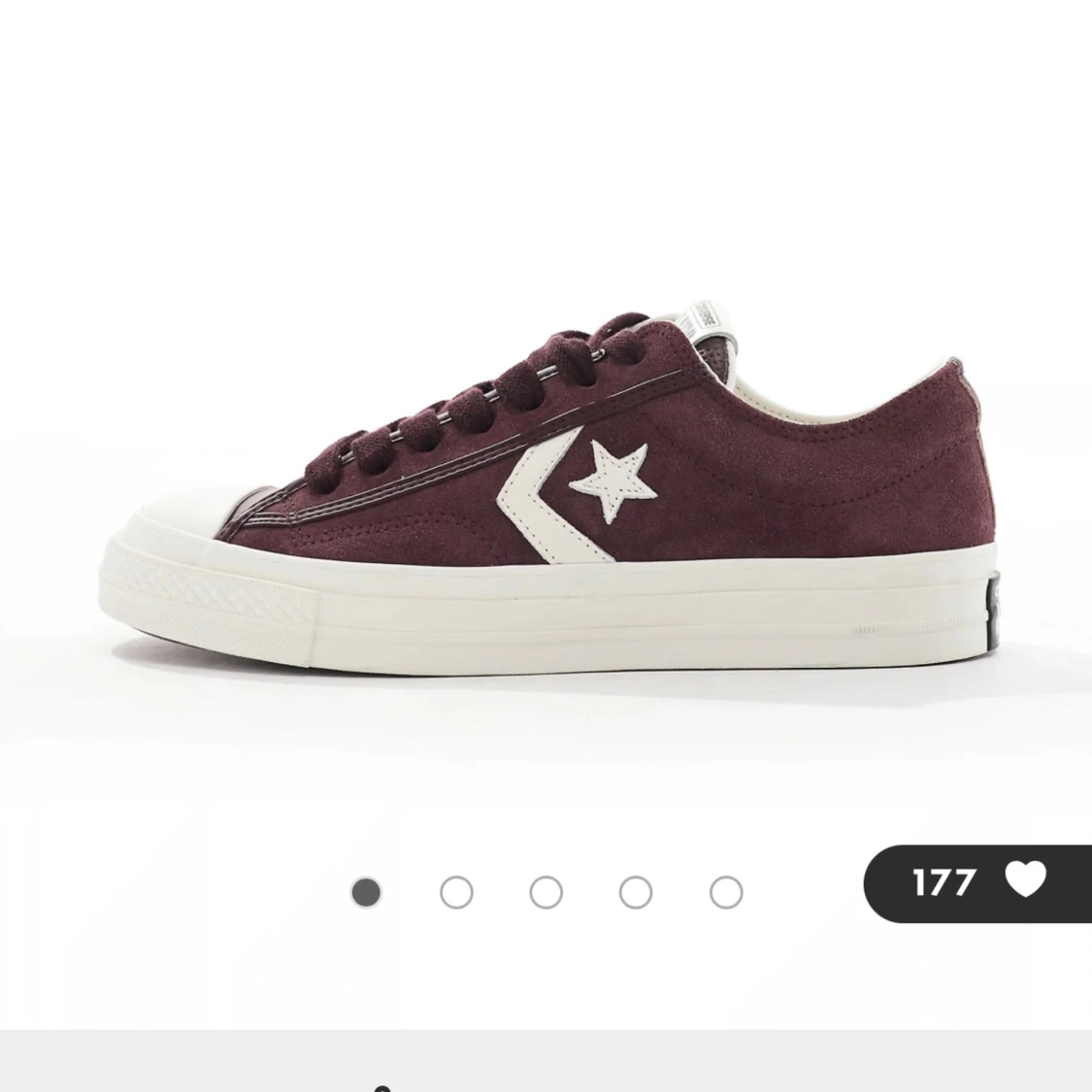 Vinröda sneakers från Converse