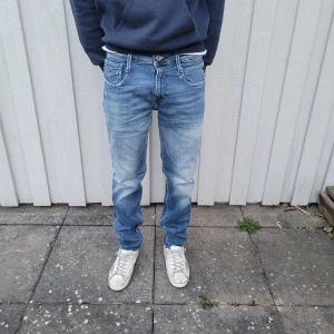 Replay Anbass jeans (aged 05 years) - Replay jeans - Modell: Anbass (aged 5 years) - Storlek: W30/L30  - skick: 9/10 - Nypris runt 2000kr