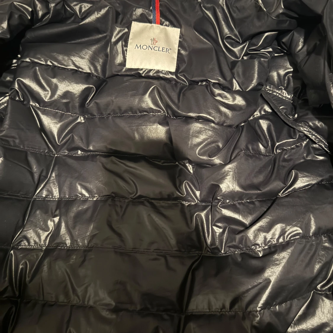 Svart pufferjacka från Moncler storlek M - 4