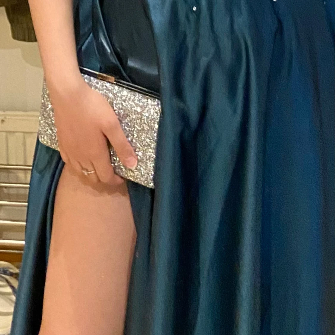 Jägargrön klänning med slits - 1