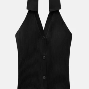 Svart ribbad halterneck topp - Säljer denna snygga halternecktopp från Zara som passar både till vardags och fest! Jag är 165 cm❣️
