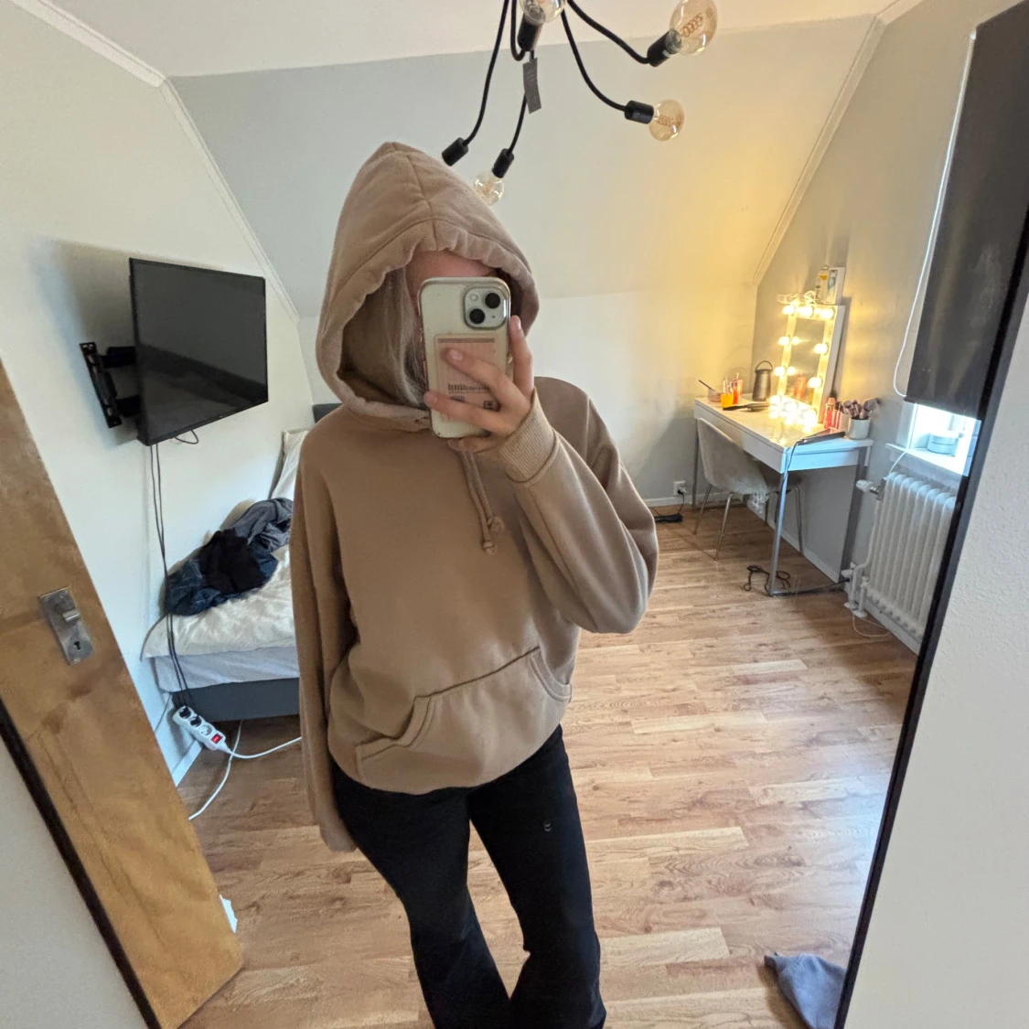 Beige hoodie från Bik Bok XS