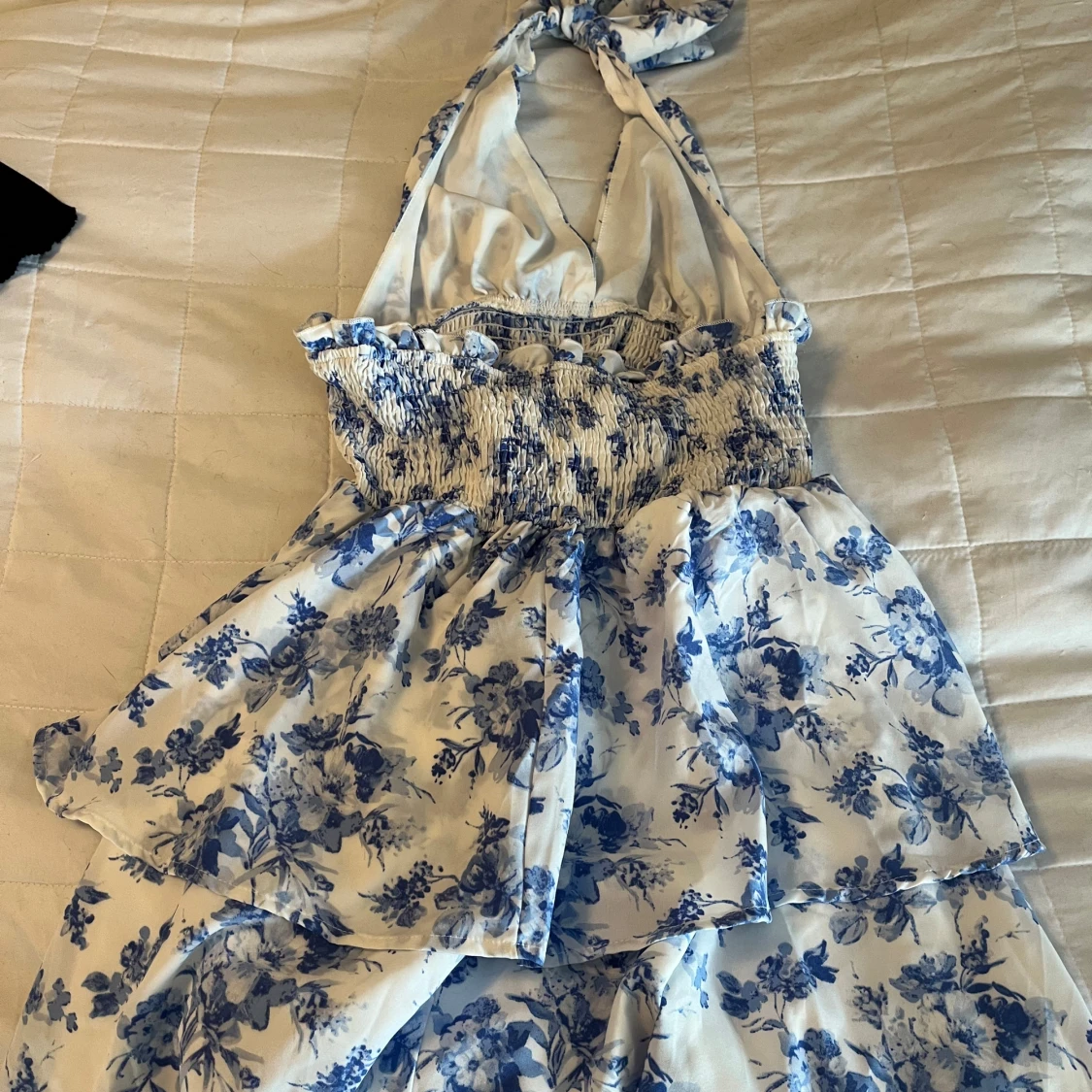 Blommig halterneck klänning  - 2