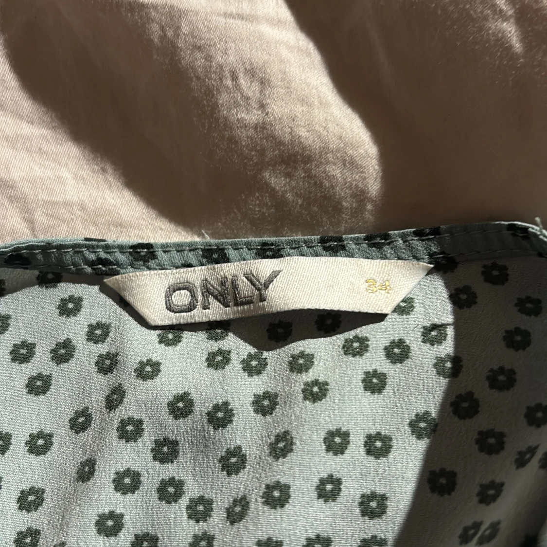 Grön omlottklänning från ONLY,34 - 2