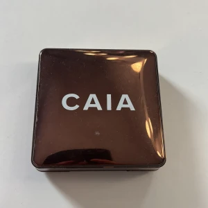CAIA Bronzer Gold Coast - Säljer en CAIA Bronzer i nyansen Gold Coast. Väl använd därav priset ☺️