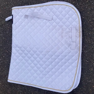 Fint dressyrschabrak🤍 - Tvättas innan det skickas!🥰 