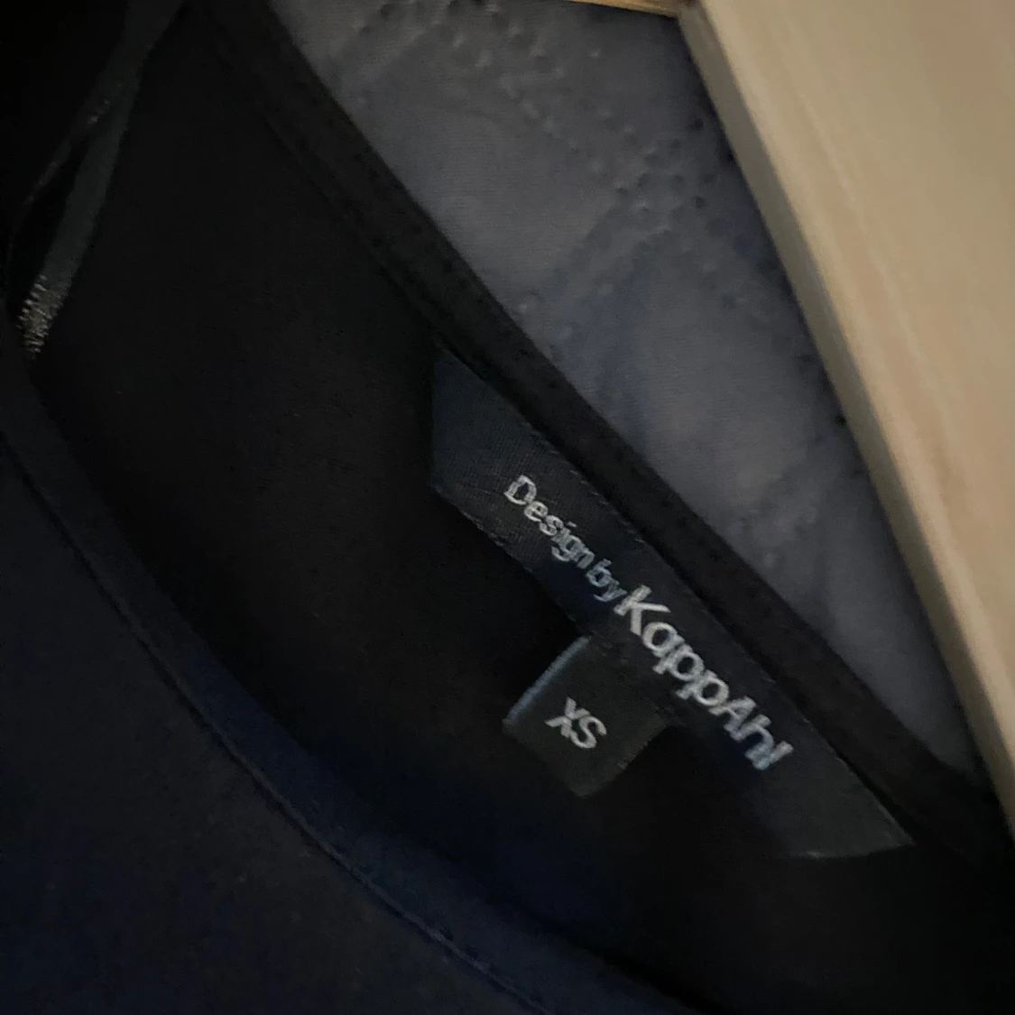 Svart blus med puffärm KappAhl XS - 2