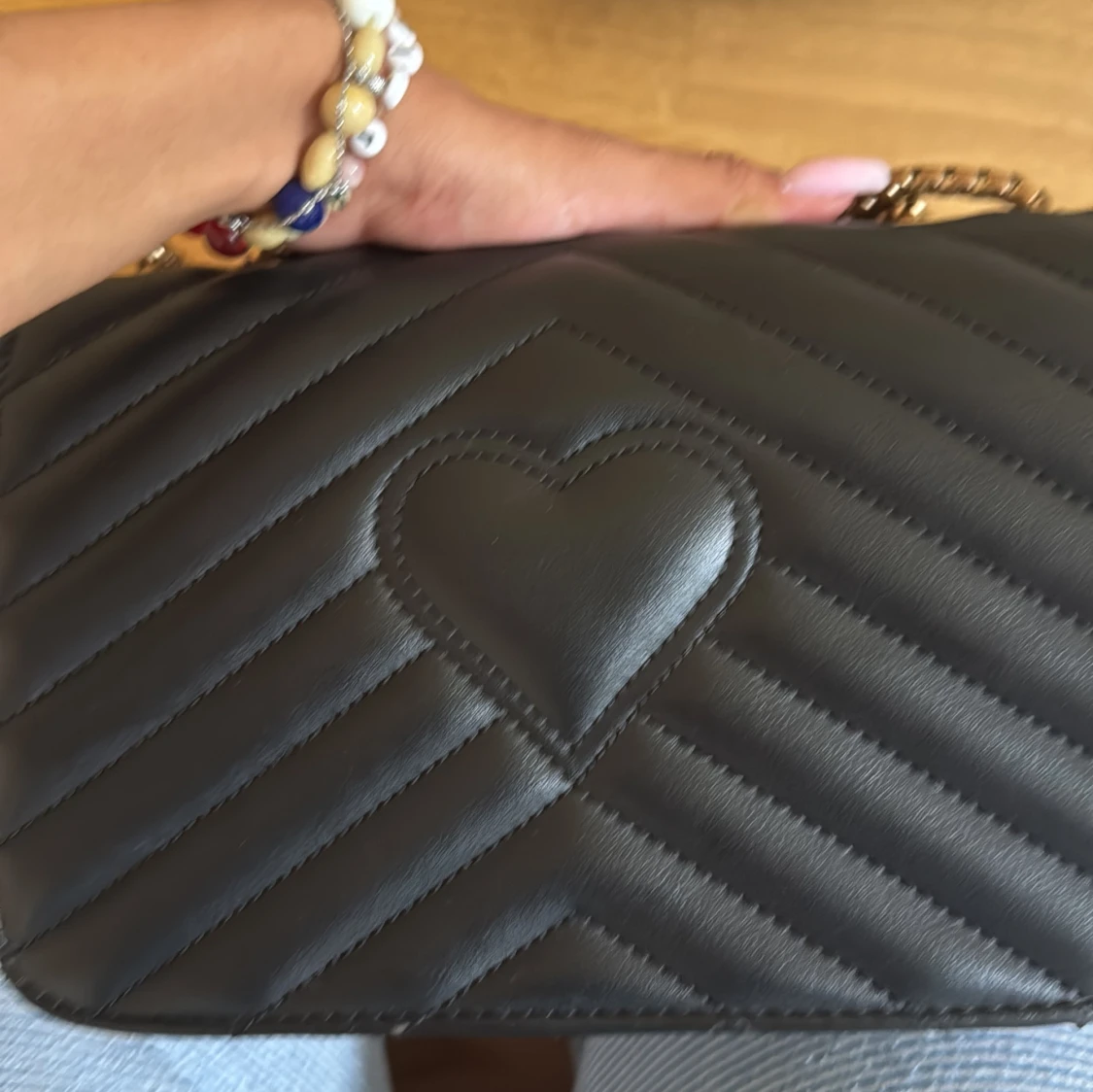 Två quiltade axelväskor med kedja - 3