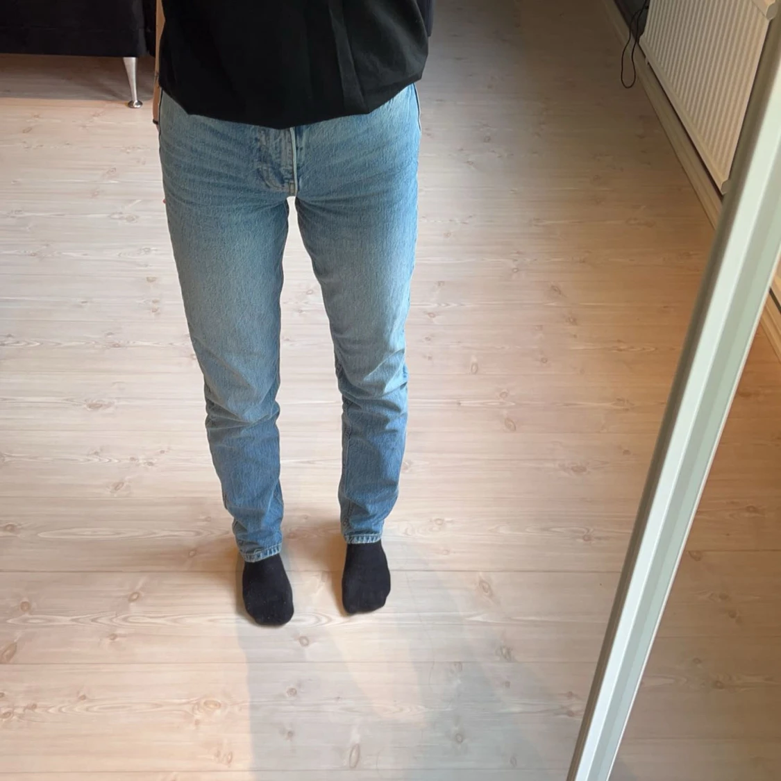 Blå straight jeans från ginatricot  - 1