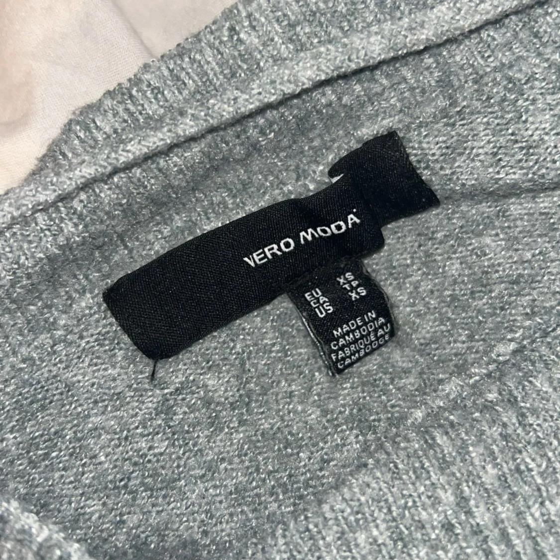 Grå/Grön Stickad Tröja från Vero Moda - 2