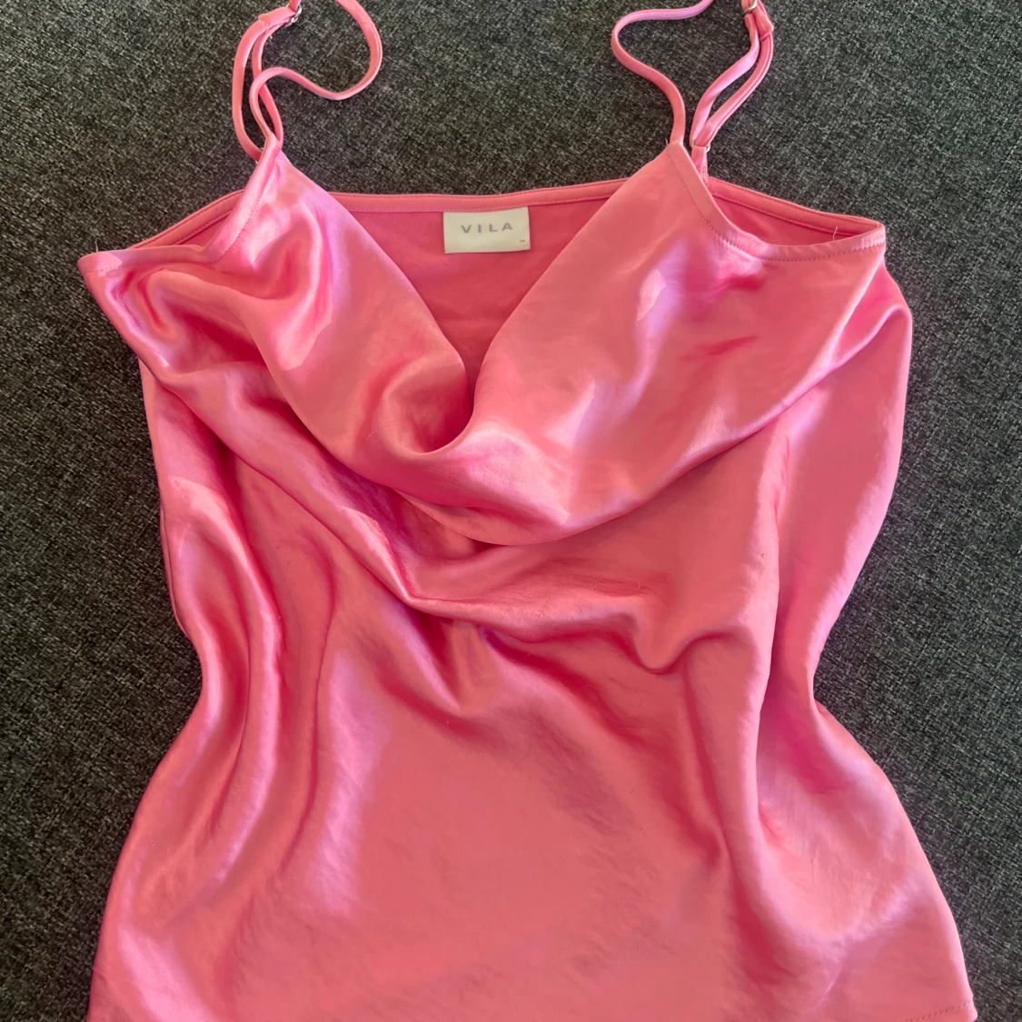 Rosa satinlinne från Vila