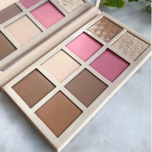 SÖKER - söker denna palette från caia, helt oanvänd hör jätte gärna av er🎀🎀