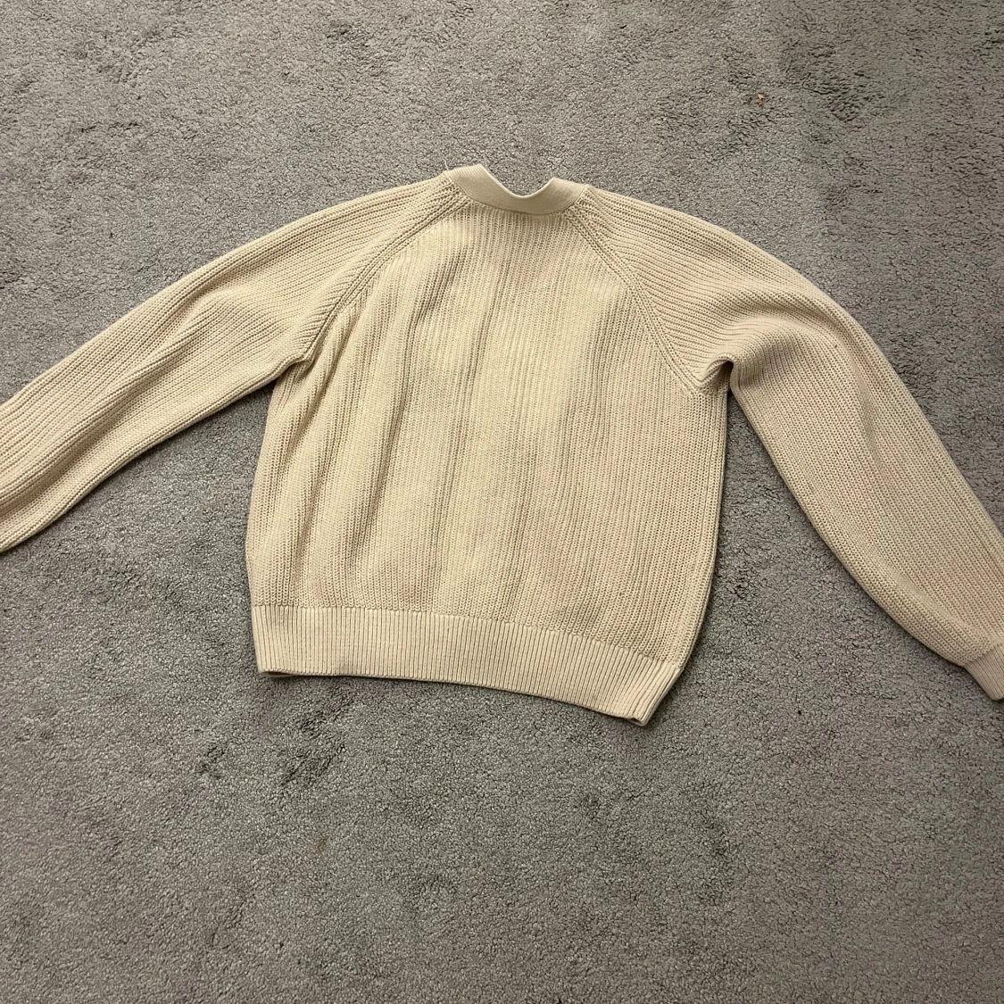 Beige stickad kofta från Lindex - 1