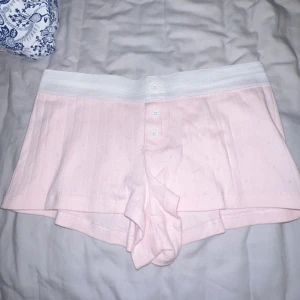 Shorts - Från gina young, använda 1 gång. Sitter som en Xs/S
