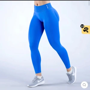 Blå leggings från Dfyne - Impact leggings i färgen electric blue i storlek S!! Oanvända