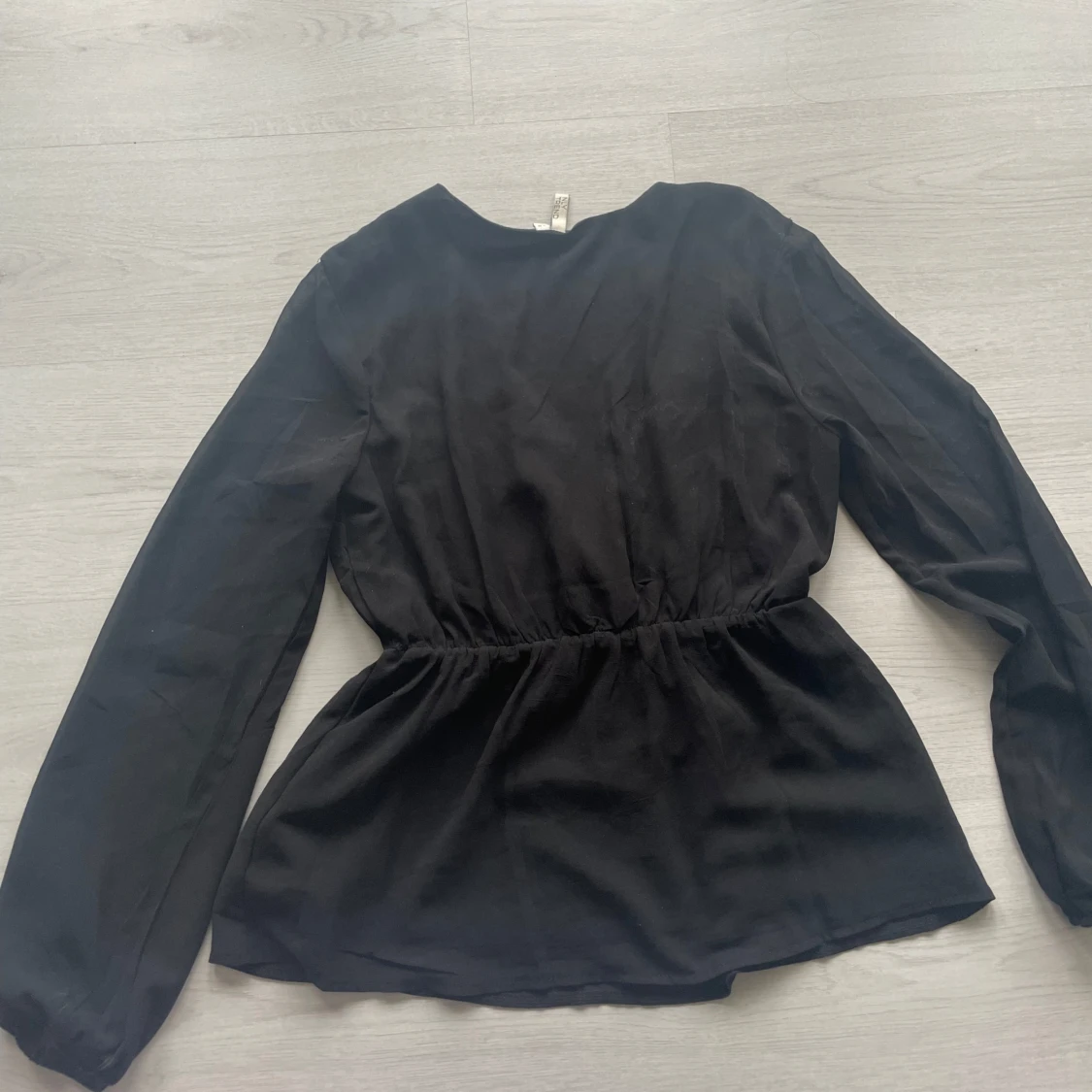 Svart omlottblus  - 2