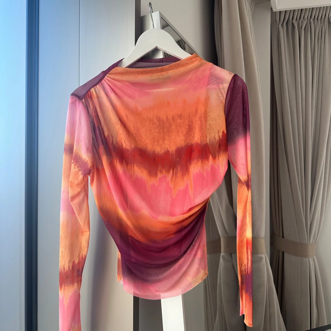 Färgglad långärmad topp från Zara