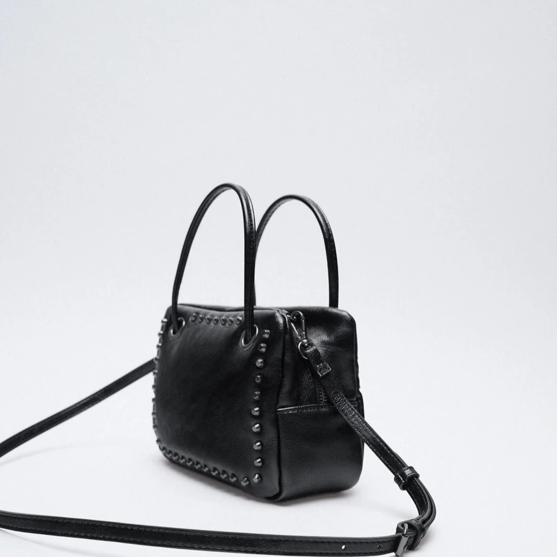Väska med nitar - 1