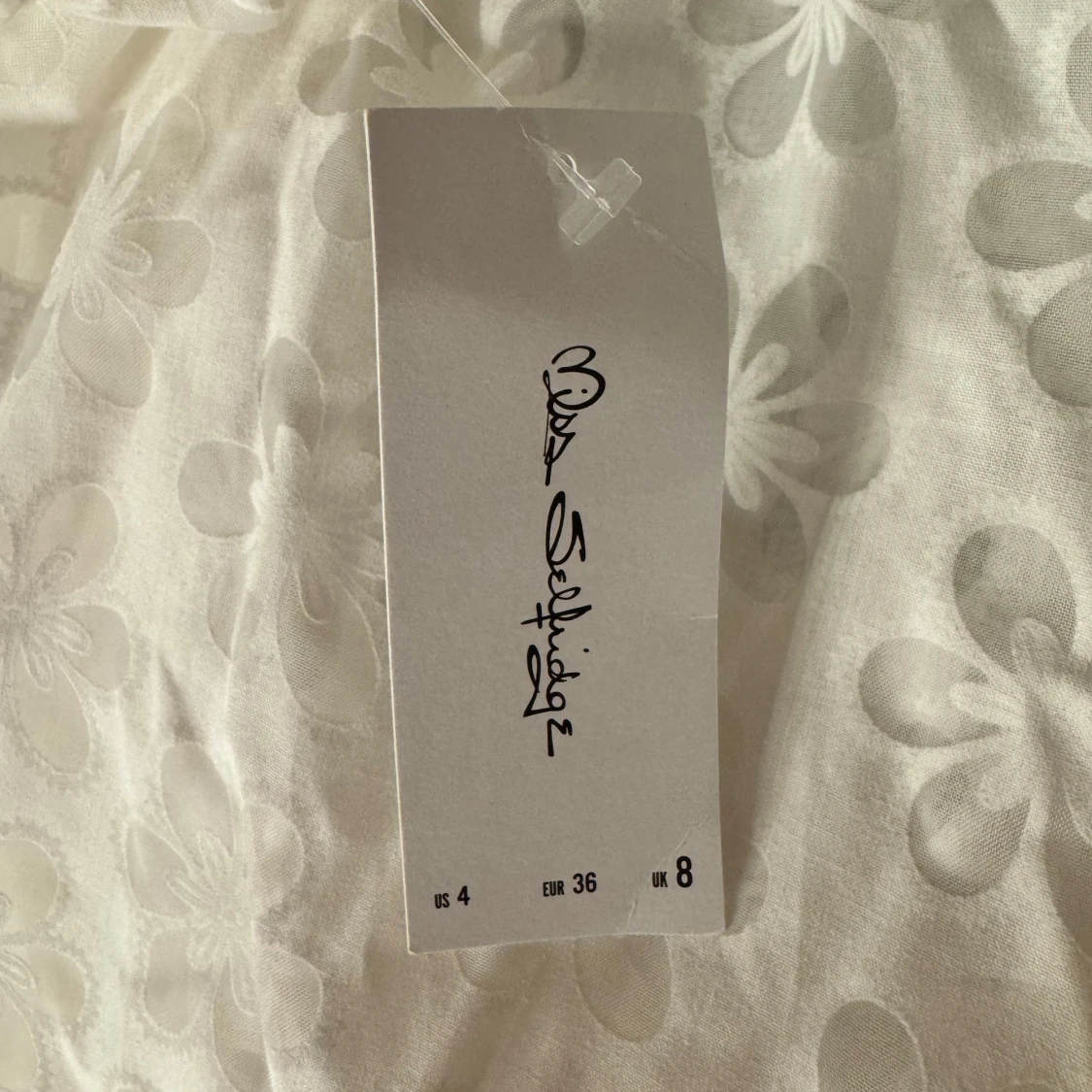 Vit blommig klänning - 2