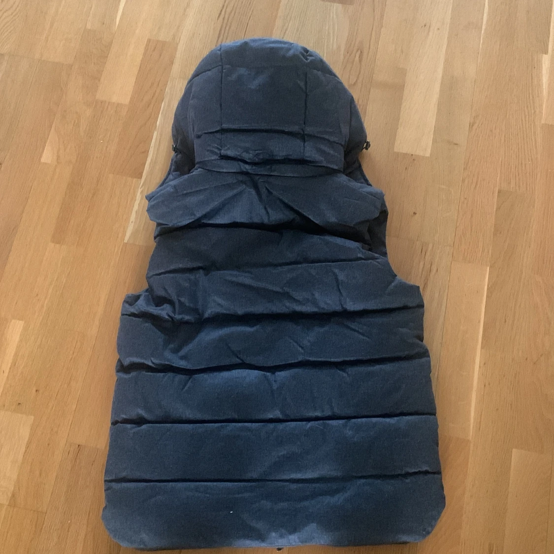 Grå dunväst från Lawrence Grey - 1