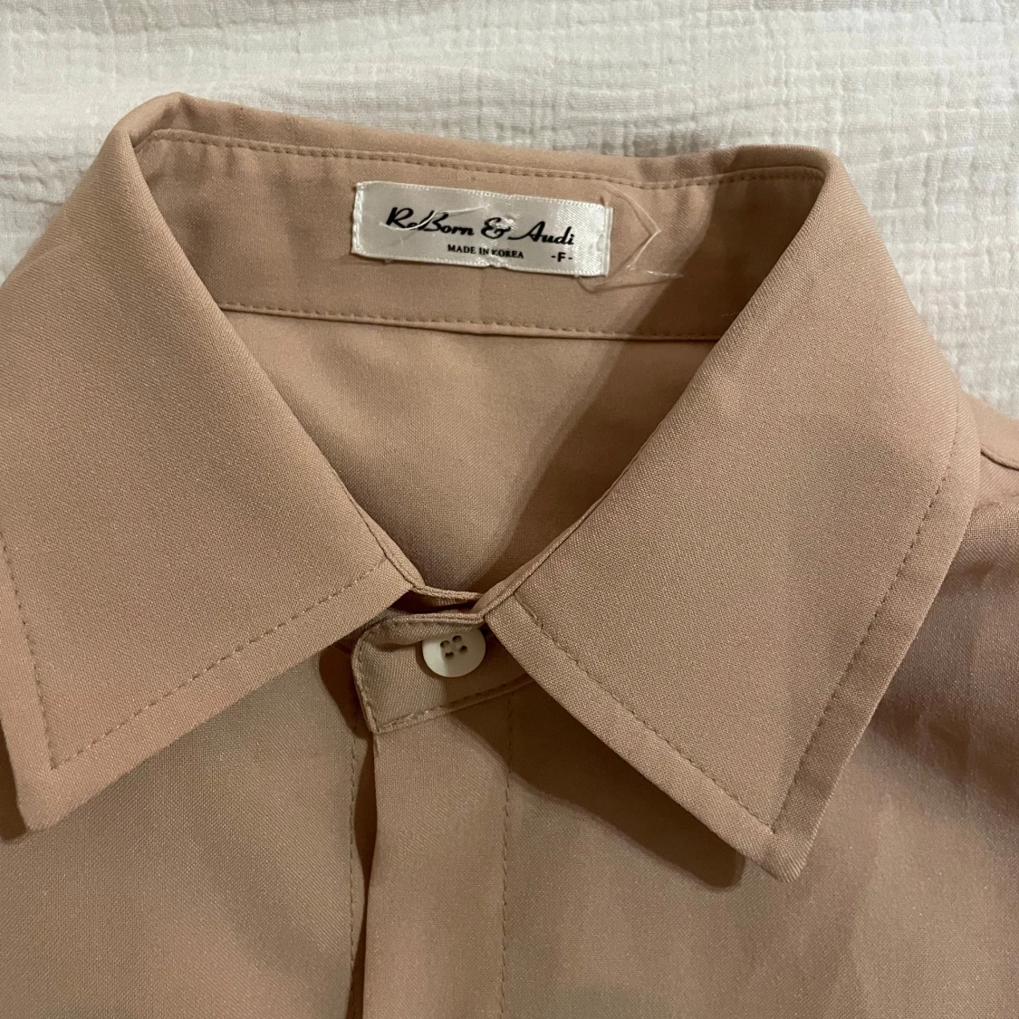 Vintage kortärmad skjorta från Reborn & Audi - 2