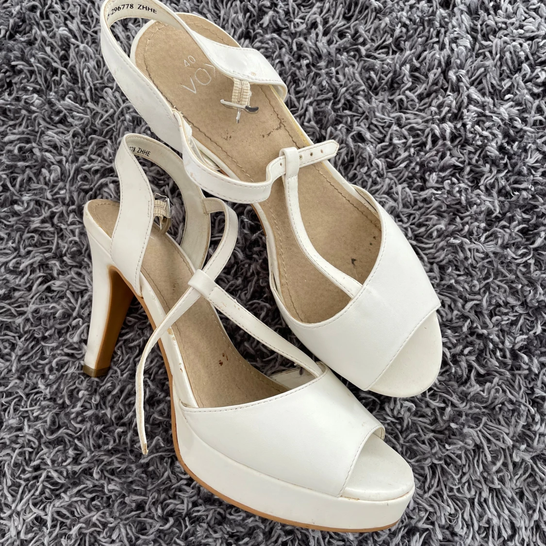 Vita sandaler med klack 40  - 2