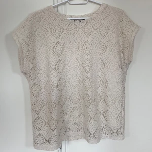 Beige spetsblus - Fin tröja💕