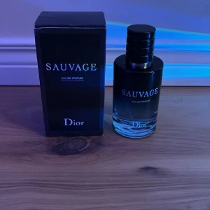 Dior sauvage edp - Nästan 60ml kvar i flaskan.