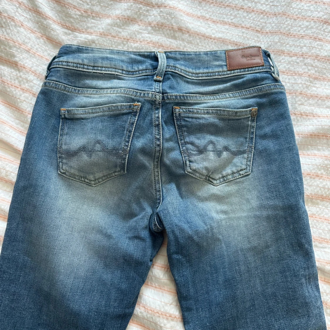 Blå bootcut jeans från Replay - 3