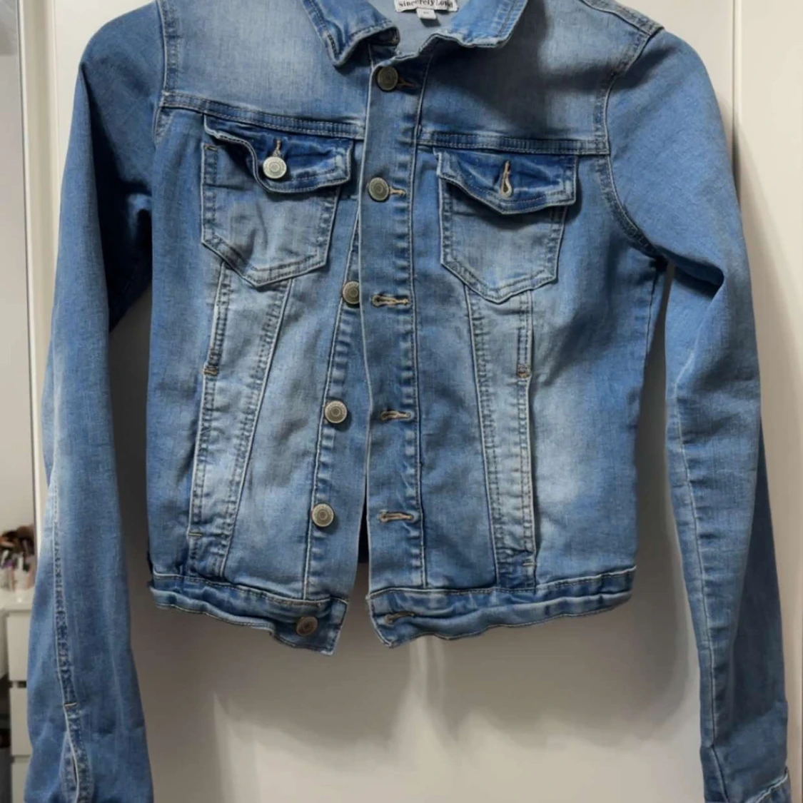 Blå jeansjacka från Sincerely Loved XS